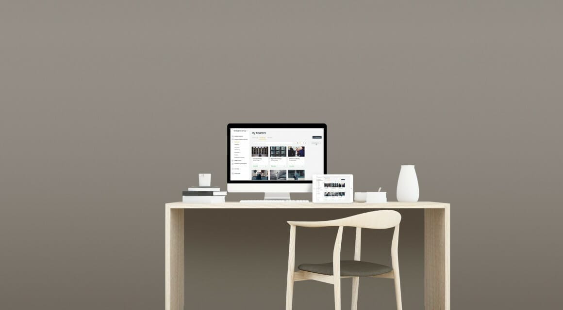 Thinkific Desk 02