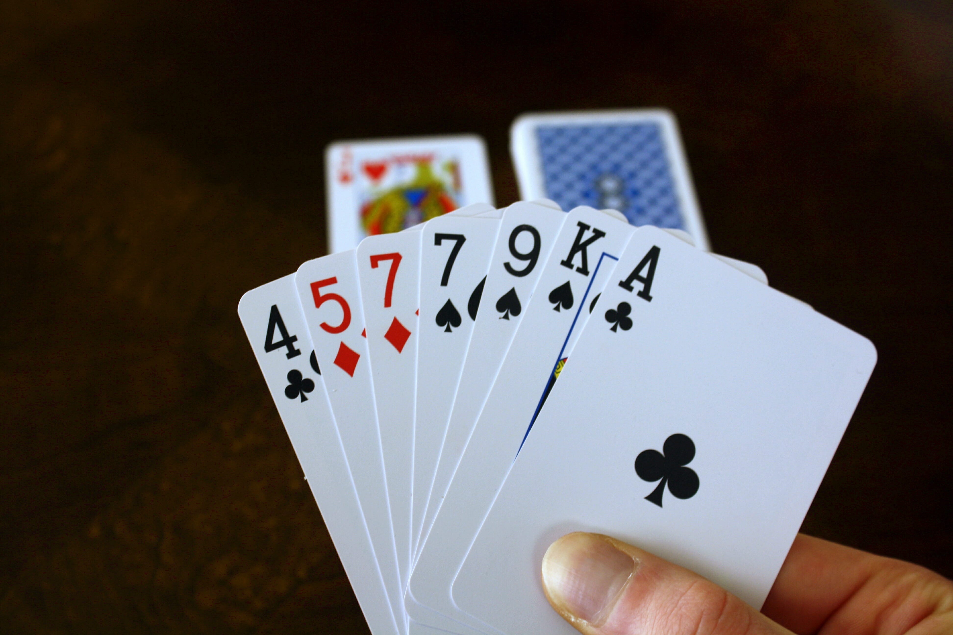 How to play rummy? Complete Guide for First Timers