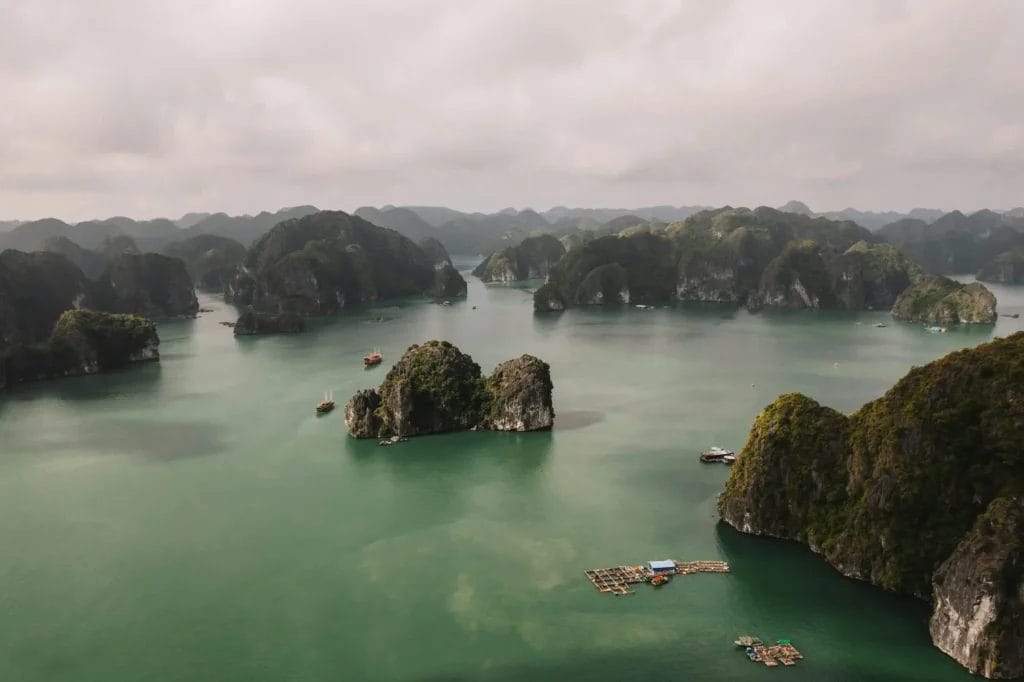 Iconic Ha Long Bay Vietnam thomas boxma qdegUYdKIsU unsplash